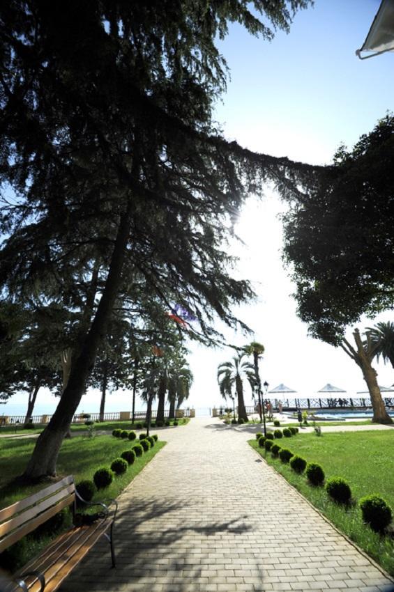 Hotel Lazurniy Bereg Gagra Exterior foto