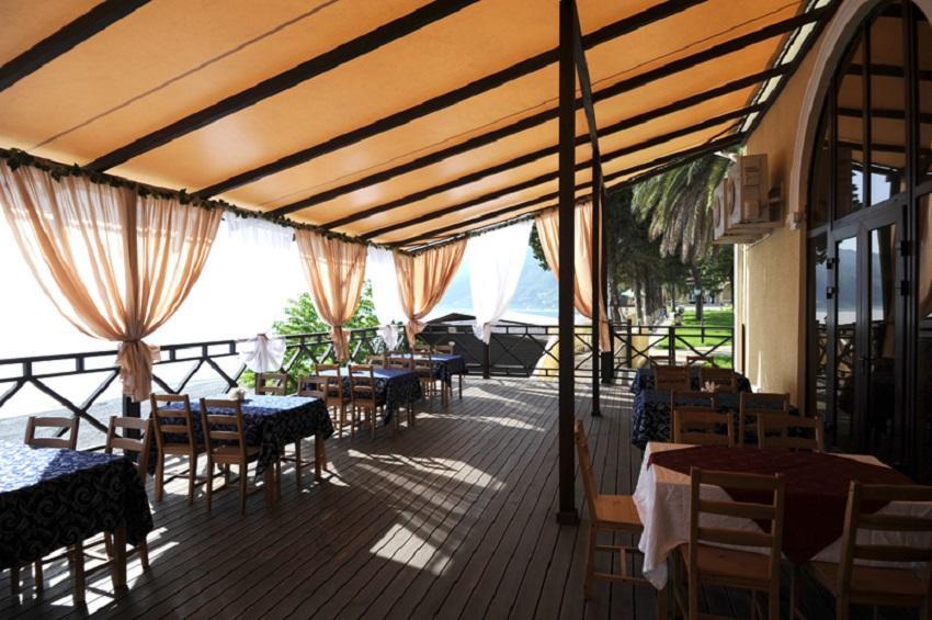 Hotel Lazurniy Bereg Gagra Exterior foto