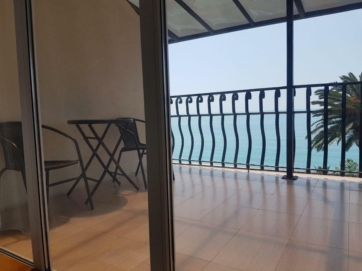 Hotel Lazurniy Bereg Gagra Exterior foto