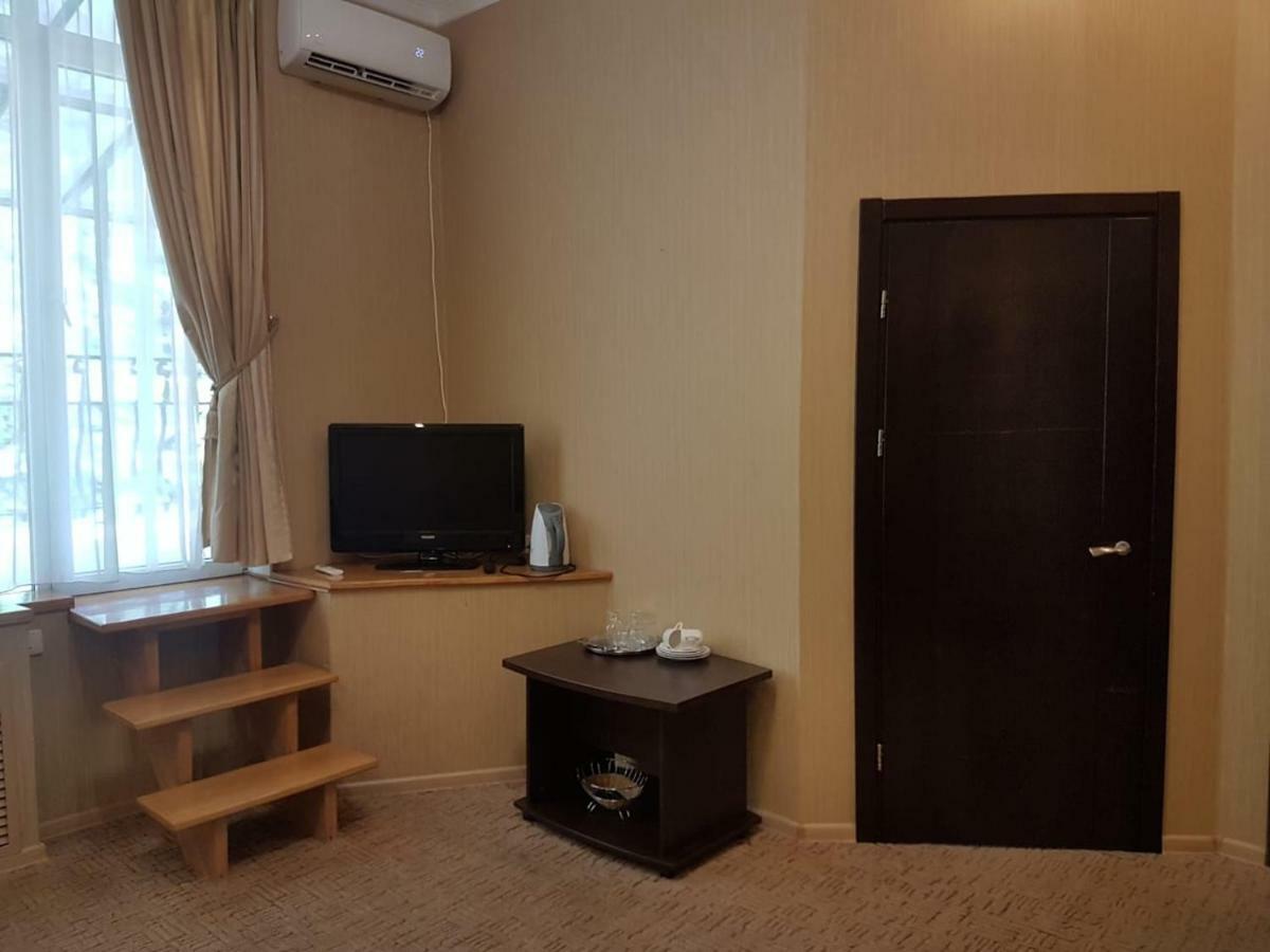 Hotel Lazurniy Bereg Gagra Exterior foto