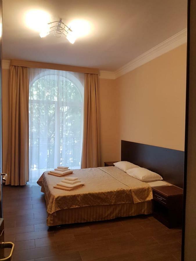 Hotel Lazurniy Bereg Gagra Exterior foto