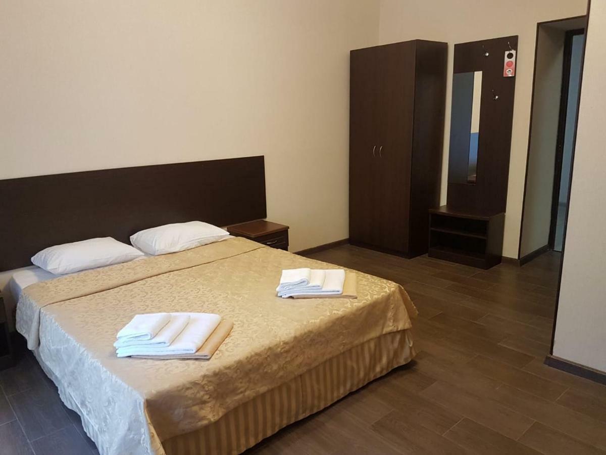 Hotel Lazurniy Bereg Gagra Exterior foto