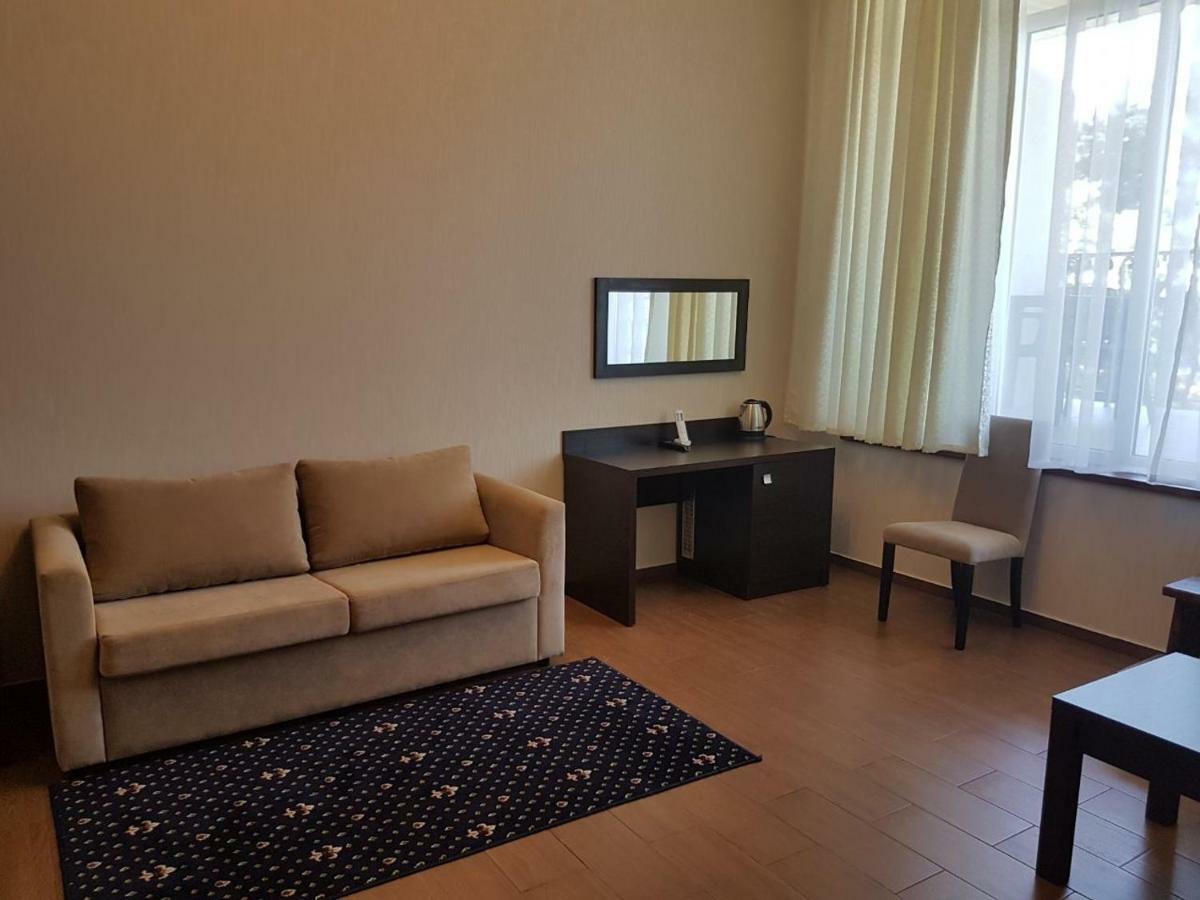 Hotel Lazurniy Bereg Gagra Exterior foto