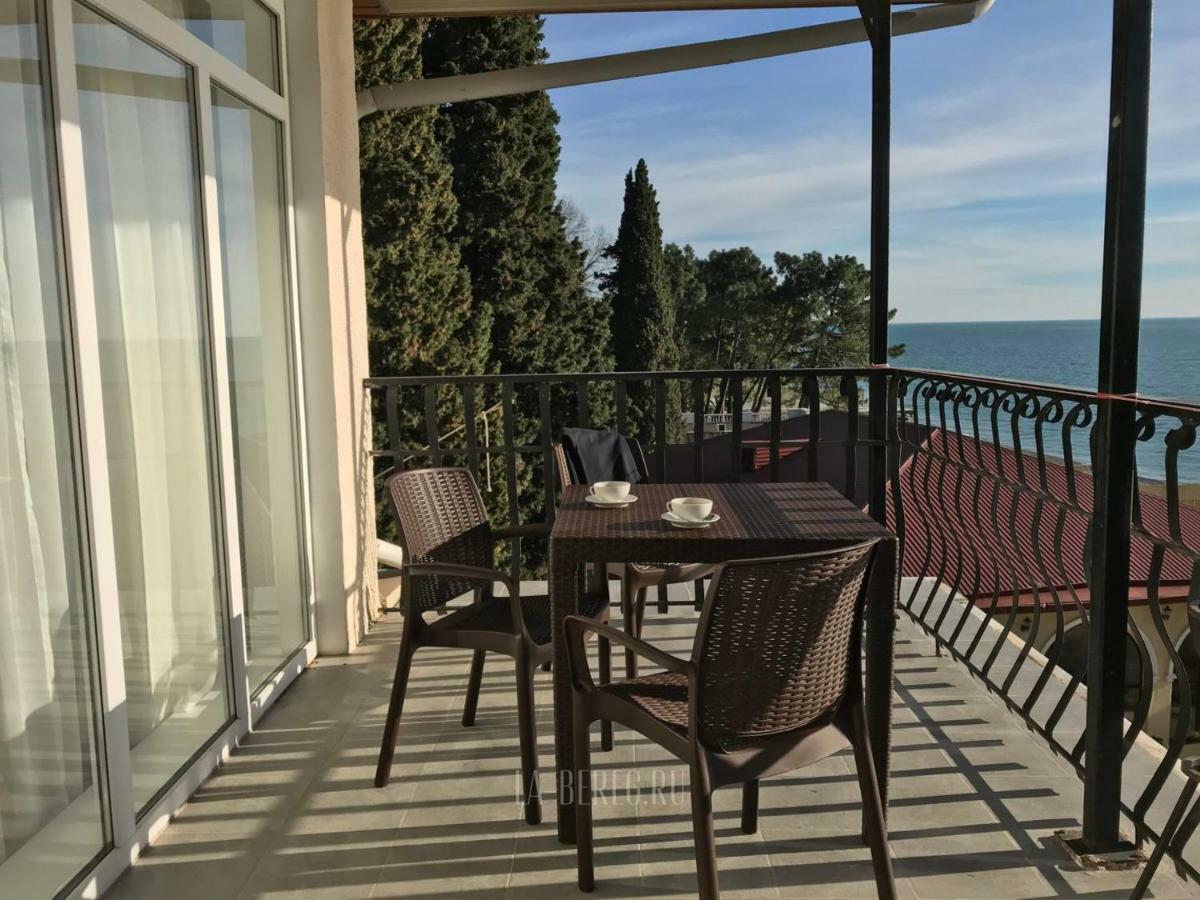 Hotel Lazurniy Bereg Gagra Exterior foto