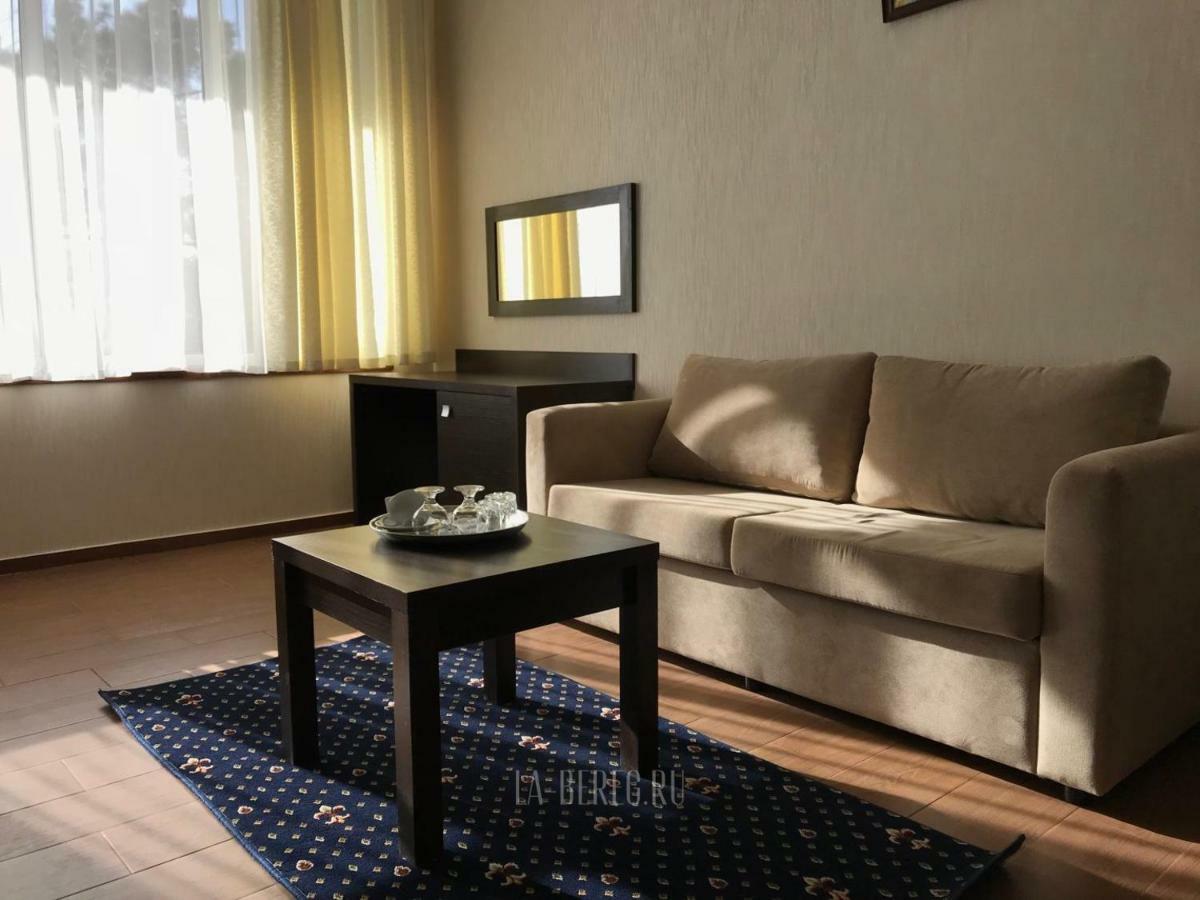 Hotel Lazurniy Bereg Gagra Exterior foto